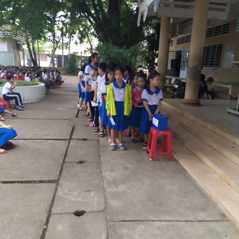 Trường TH Chu Văn An “ Tổ chức phong  trào vòng tay bè bạn ” năm học 2019 -2020